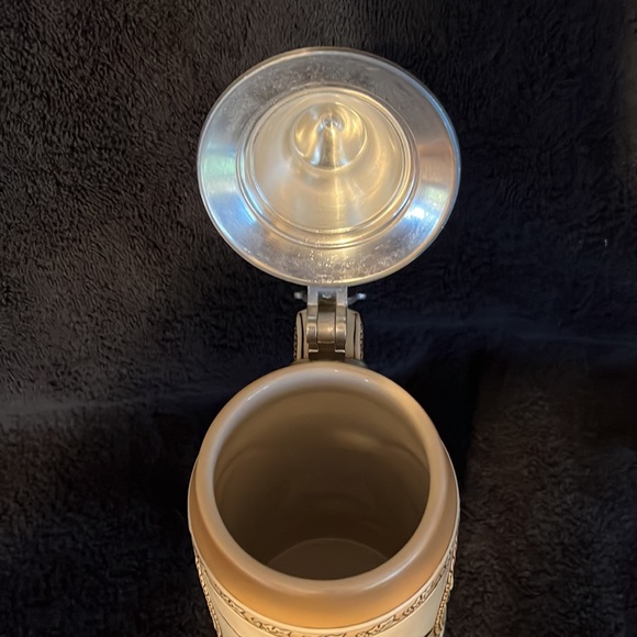 1985 Tomorrow’s Treasures Anheuser Busch Collectible Beer Stein J Series #73158 - Picture 6 of 10